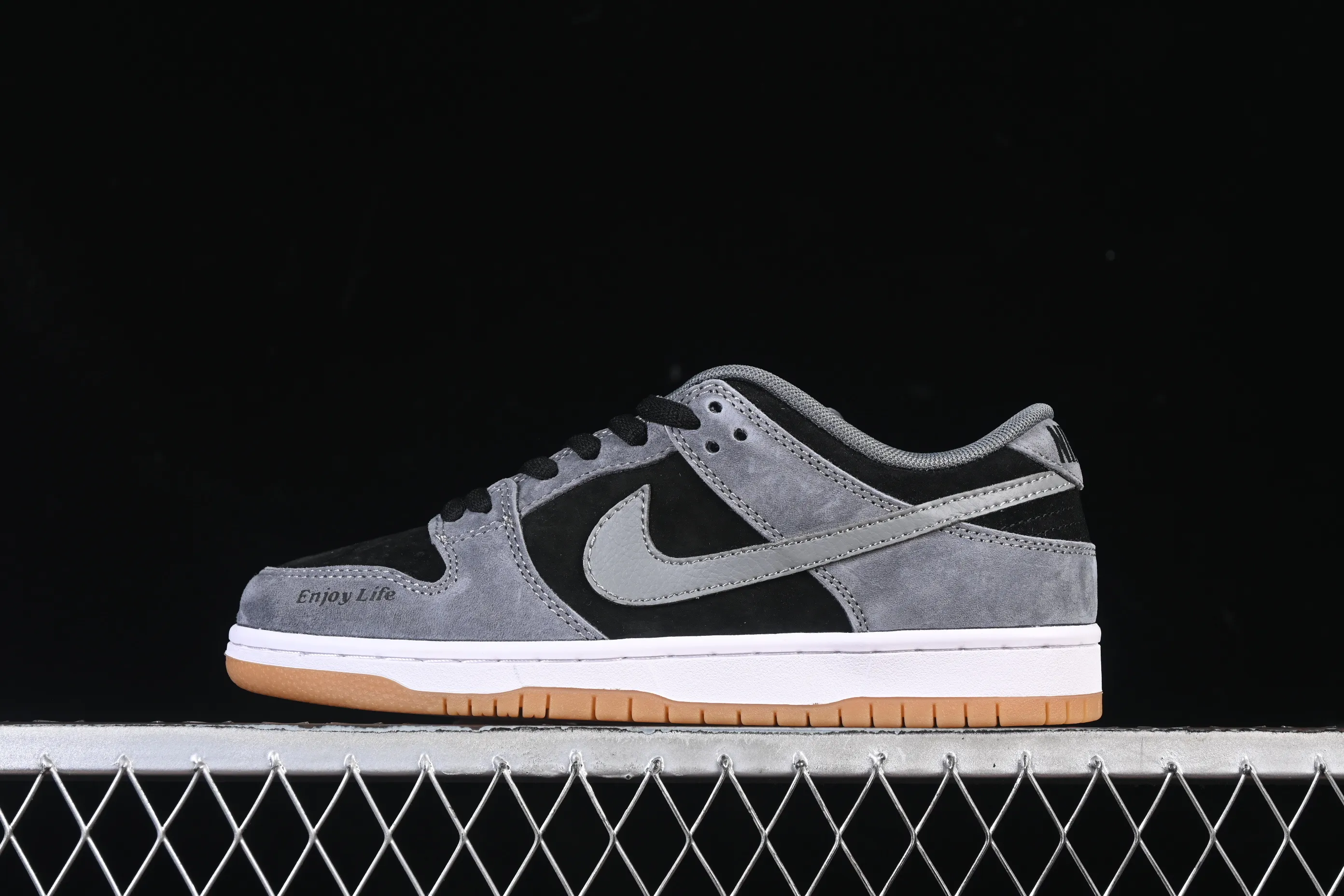 All Categories Nk SB Dunk Series Nk SB Dunk Low Low-top sneakers Nike SB Dunk Low Gray raw rubber SB low-top casual sneakers HF3063-001